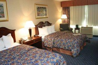 Holiday - Gw Bridge Fort Lee-nyc Area, An Ihg 3* Fort Lee